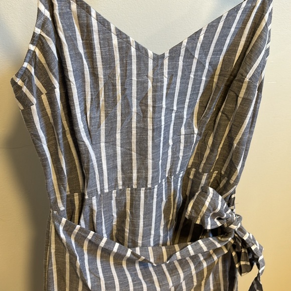 Abercrombie & Fitch cotton mini faux wrap dress. - Picture 2 of 7